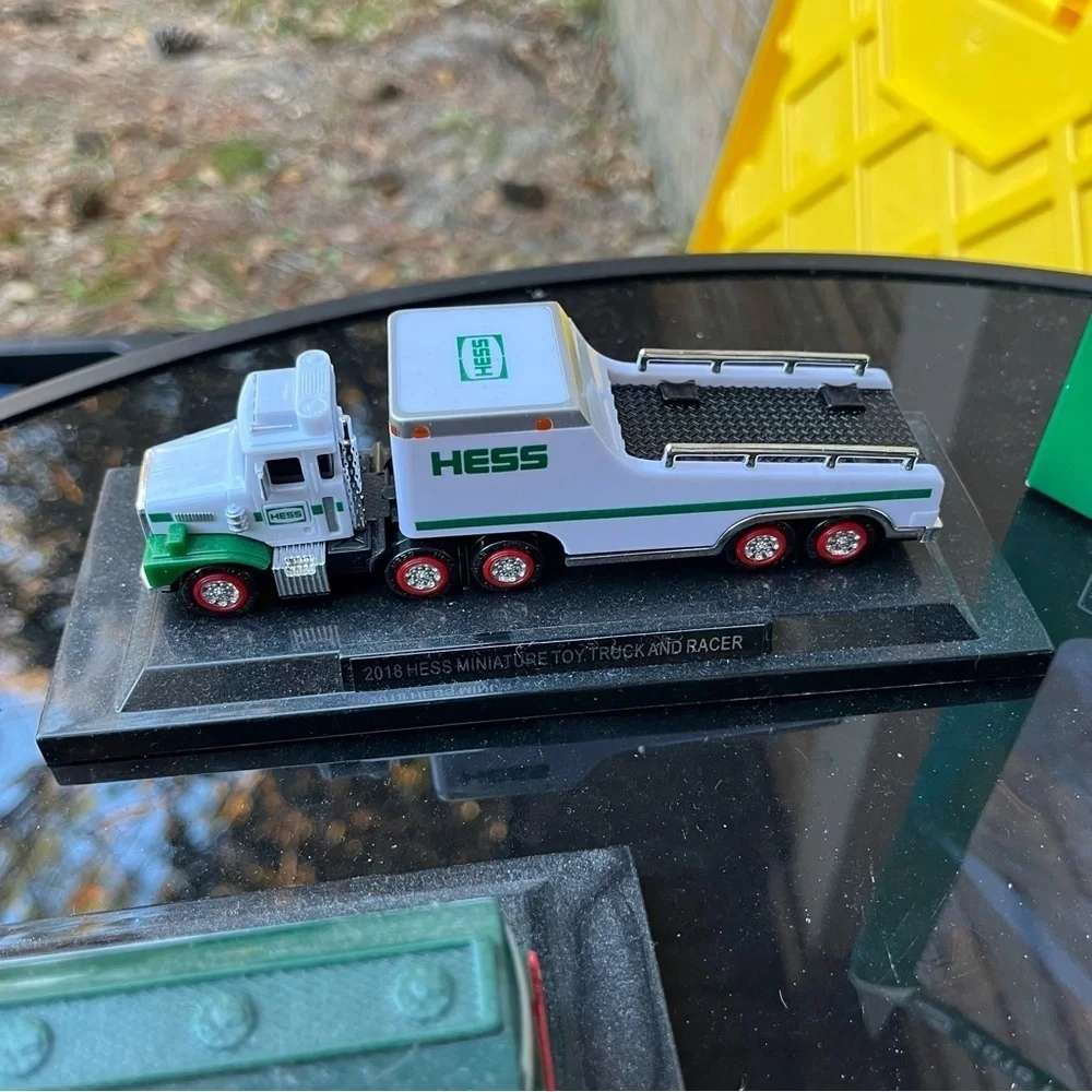 Mini HESS 2018 Vehicle Play Set - Red, Green, White